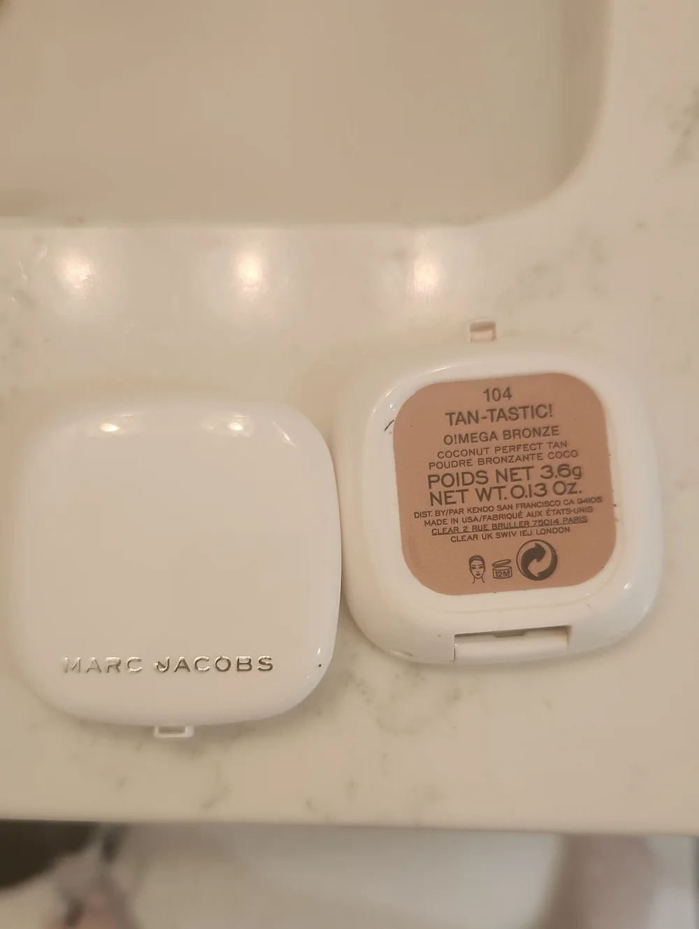 Marc Jacobs Tan-Tastic! Compact Powder in Beige